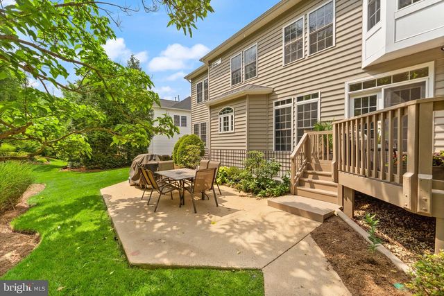 1814 WOODS EDGE DR NE, Leesburg, VA 20176