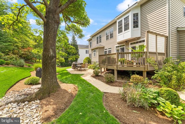 1814 WOODS EDGE DR NE, Leesburg, VA 20176