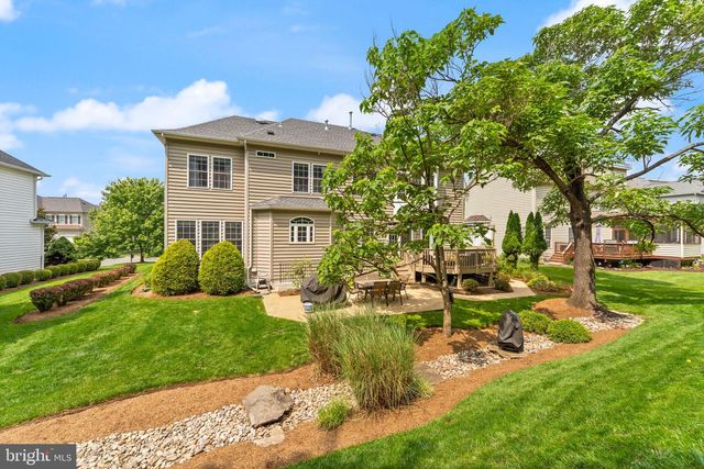 1814 WOODS EDGE DR NE, Leesburg, VA 20176