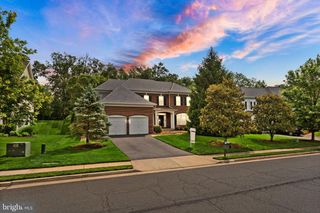 1814 WOODS EDGE DR NE, Leesburg, VA 20176