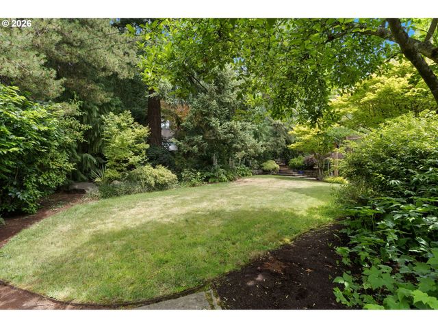 5919 Sw MILES St, Portland, OR 97219