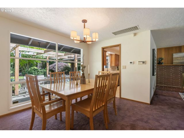 5919 Sw MILES St, Portland, OR 97219