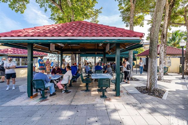 67 NE 44th St, Miami, FL 33137