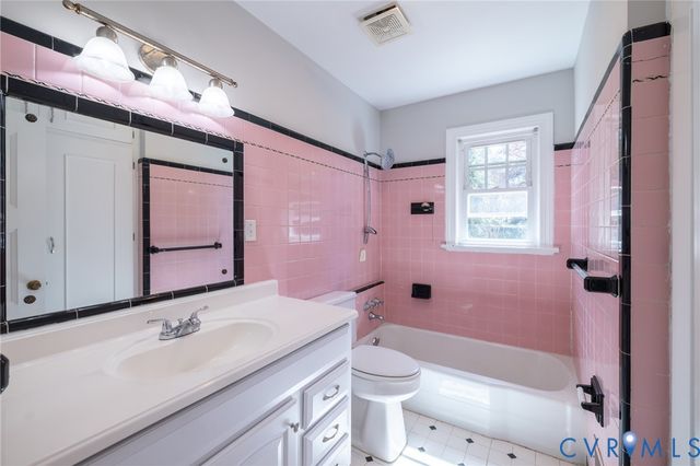 8801 Watlington Rd, Henrico, VA 23229