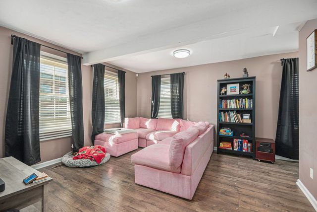 315 North Avenue, Sycamore, IL 60178