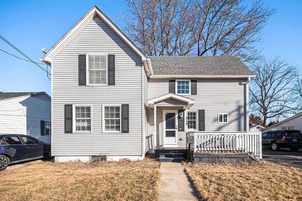 315 North Avenue, Sycamore, IL 60178