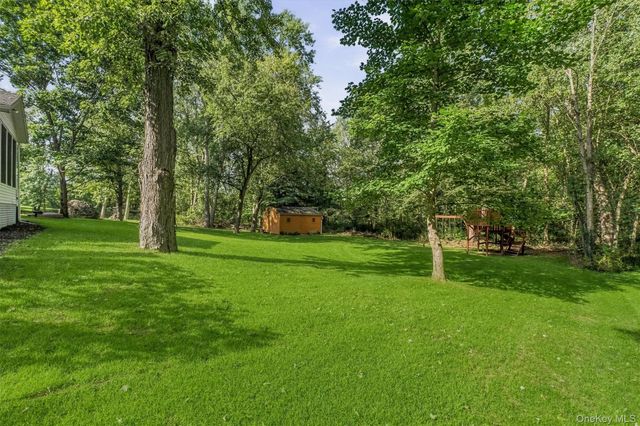 5 Stormville Road, Hopewell Junction, NY 12533