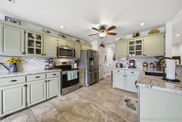 14205 S 220th Avenue E, Coweta, OK 74429