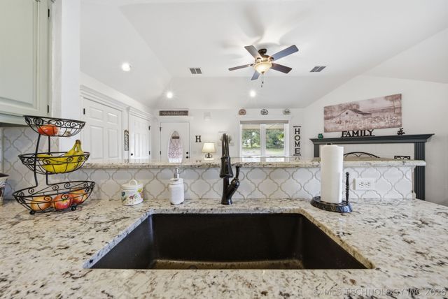 14205 S 220th Avenue E, Coweta, OK 74429