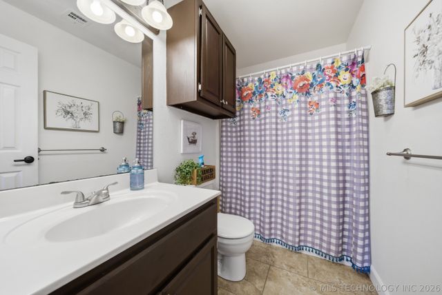 14205 S 220th Avenue E, Coweta, OK 74429