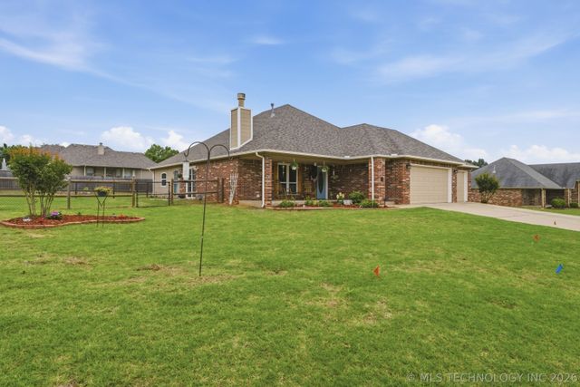 14205 S 220th Avenue E, Coweta, OK 74429