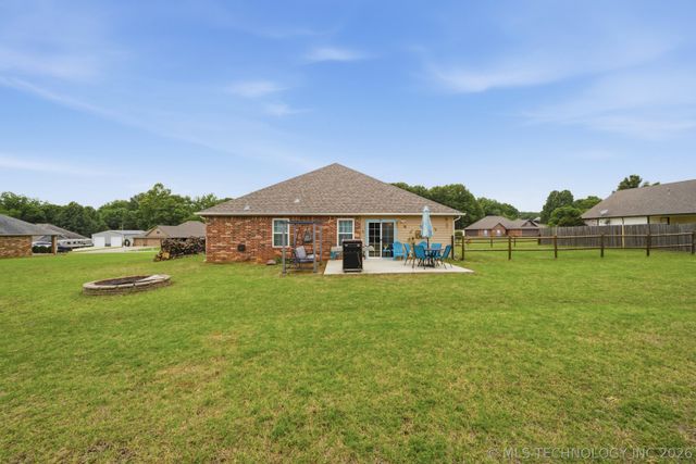 14205 S 220th Avenue E, Coweta, OK 74429