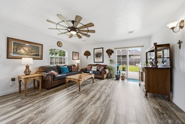 14205 S 220th Avenue E, Coweta, OK 74429