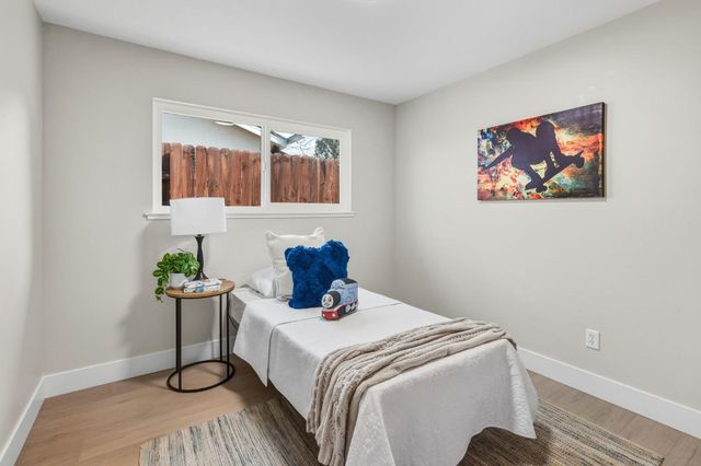 7360 Salazar Dr, North Highlands, CA 95660