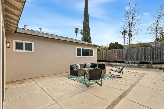 7360 Salazar Dr, North Highlands, CA 95660