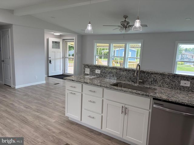 2 TAMARAC TRL, Middle River, MD 21220