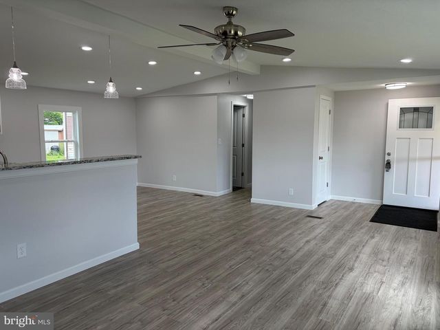 2 TAMARAC TRL, Middle River, MD 21220
