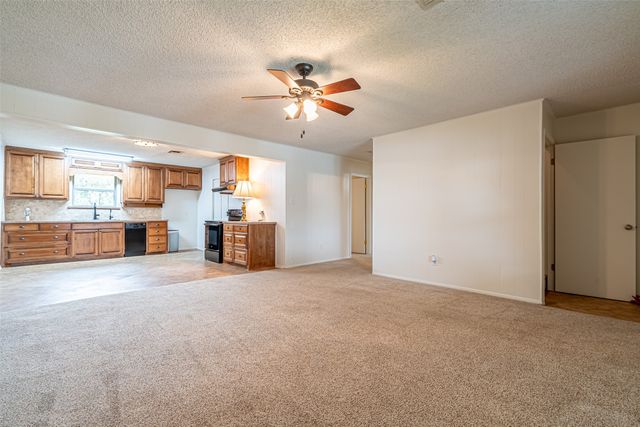 4620 E Holiday Estates Court, Granbury, TX 76049
