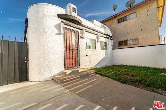 10024 S Western Avenue, Los Angeles, CA 90047