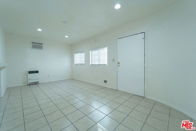 10024 S Western Avenue, Los Angeles, CA 90047