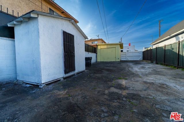 10024 S Western Avenue, Los Angeles, CA 90047