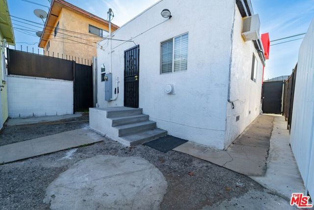 10024 S Western Avenue, Los Angeles, CA 90047