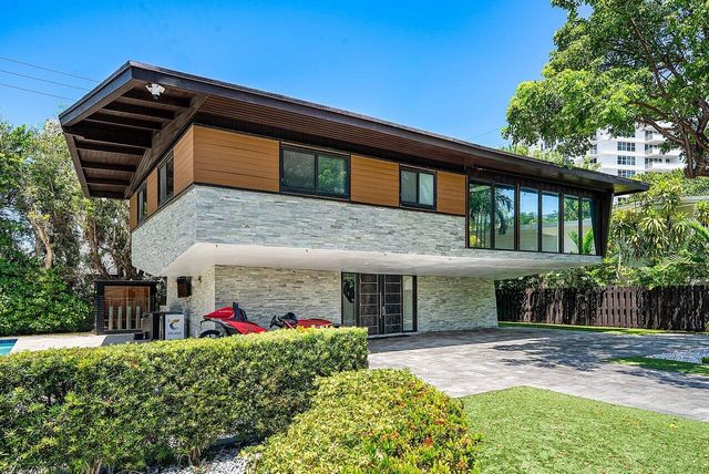 2601 NE 8TH Street, Fort Lauderdale, FL 33304