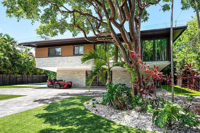 2601 NE 8TH Street, Fort Lauderdale, FL 33304
