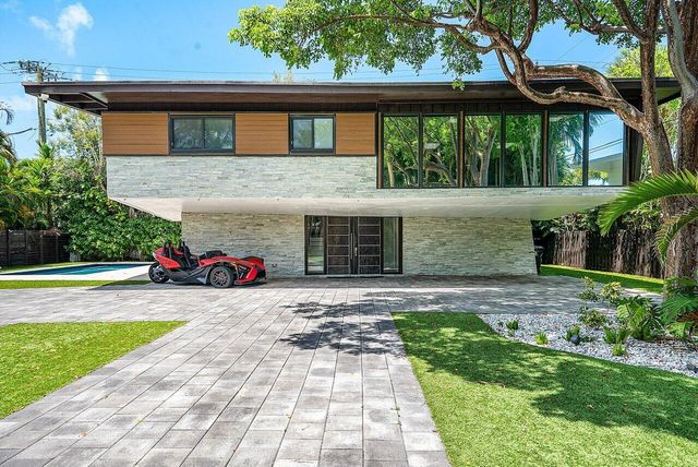 2601 NE 8TH Street, Fort Lauderdale, FL 33304
