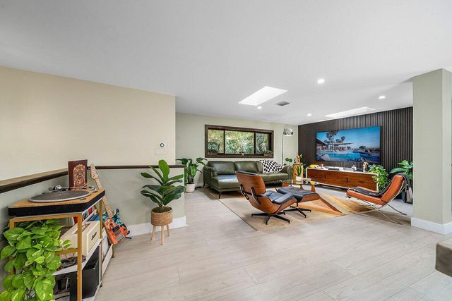 2601 NE 8TH Street, Fort Lauderdale, FL 33304