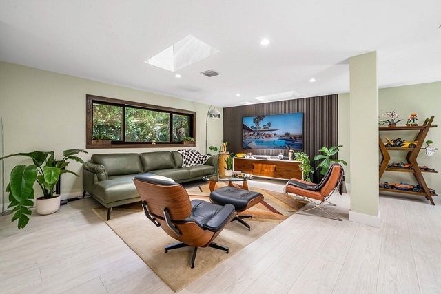 2601 NE 8TH Street, Fort Lauderdale, FL 33304