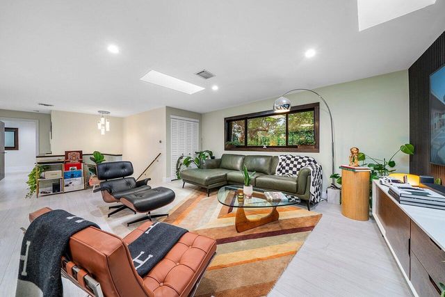 2601 NE 8TH Street, Fort Lauderdale, FL 33304