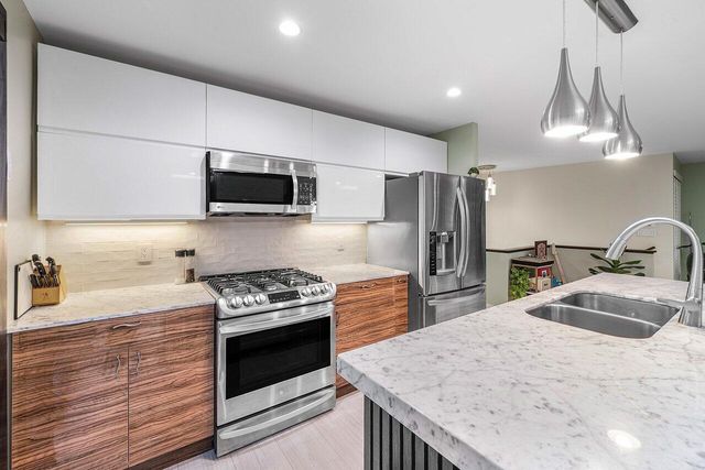 2601 NE 8TH Street, Fort Lauderdale, FL 33304