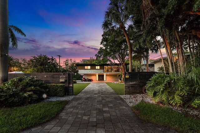 2601 NE 8TH Street, Fort Lauderdale, FL 33304