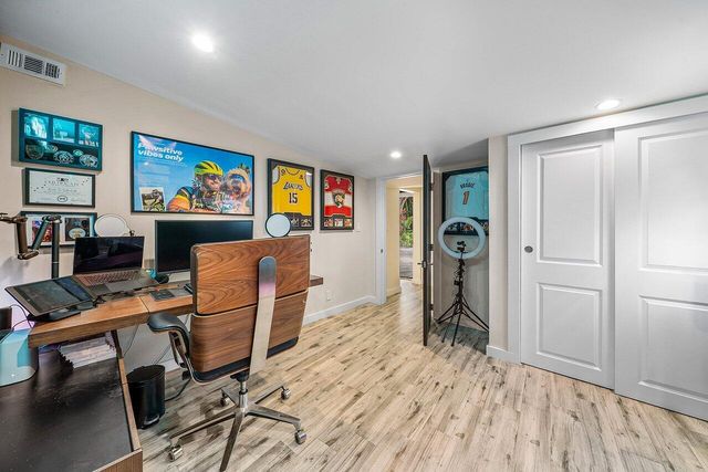 2601 NE 8TH Street, Fort Lauderdale, FL 33304