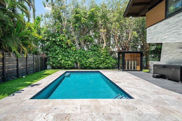 2601 NE 8TH Street, Fort Lauderdale, FL 33304
