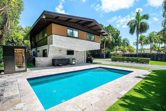 2601 NE 8TH Street, Fort Lauderdale, FL 33304