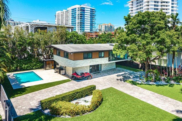 2601 NE 8TH Street, Fort Lauderdale, FL 33304