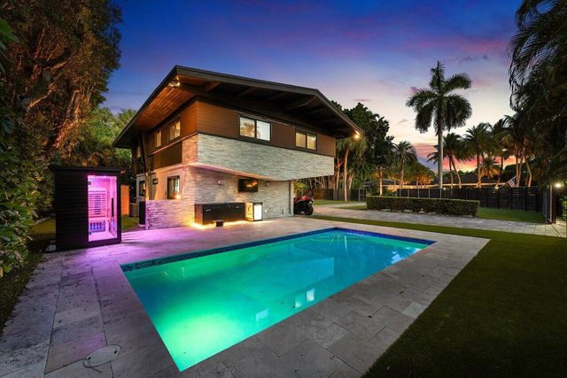 2601 NE 8TH Street, Fort Lauderdale, FL 33304