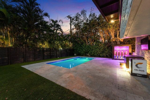 2601 NE 8TH Street, Fort Lauderdale, FL 33304
