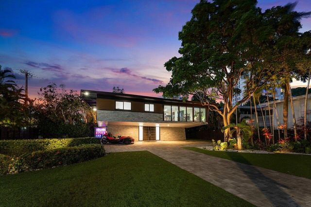 2601 NE 8TH Street, Fort Lauderdale, FL 33304