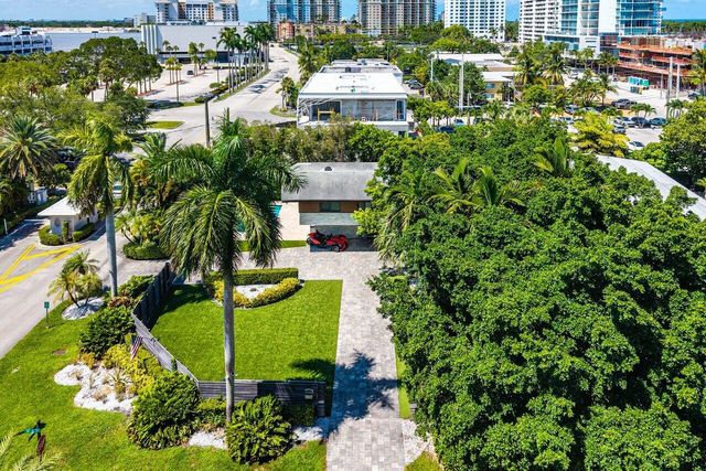 2601 NE 8TH Street, Fort Lauderdale, FL 33304