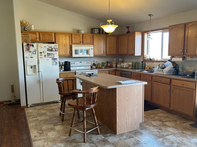 1612 SW Richland Ave, Willmar, MN 56201