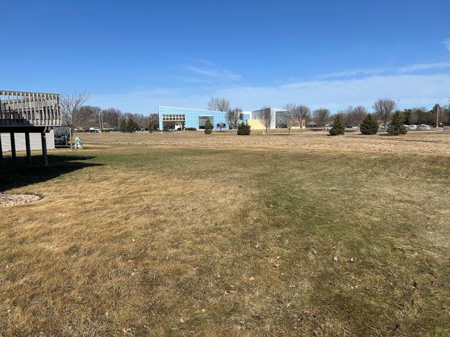 1612 SW Richland Ave, Willmar, MN 56201