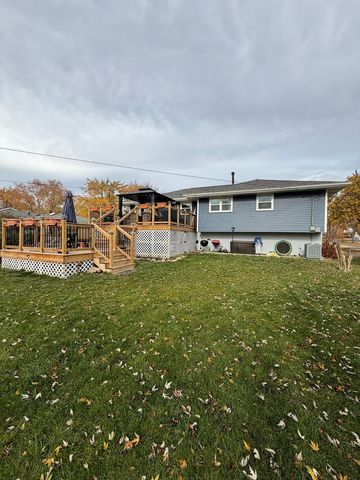 715 Lacy Avenue, Streamwood, IL 60107