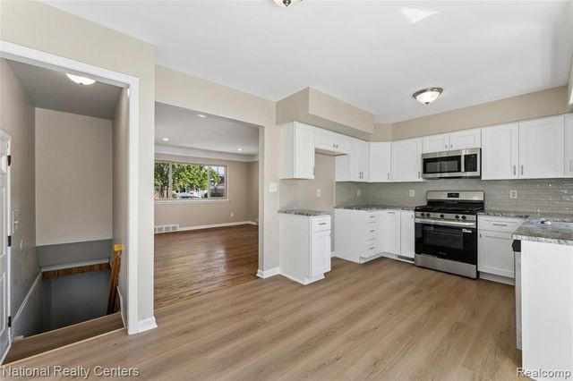 16140 Kennedy Street, Roseville, MI 48066