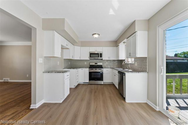 16140 Kennedy Street, Roseville, MI 48066