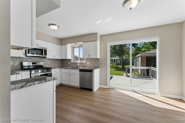 16140 Kennedy Street, Roseville, MI 48066