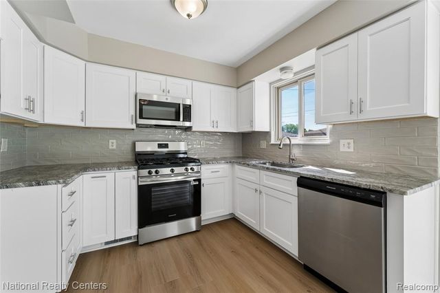 16140 Kennedy Street, Roseville, MI 48066