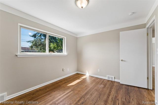 16140 Kennedy Street, Roseville, MI 48066